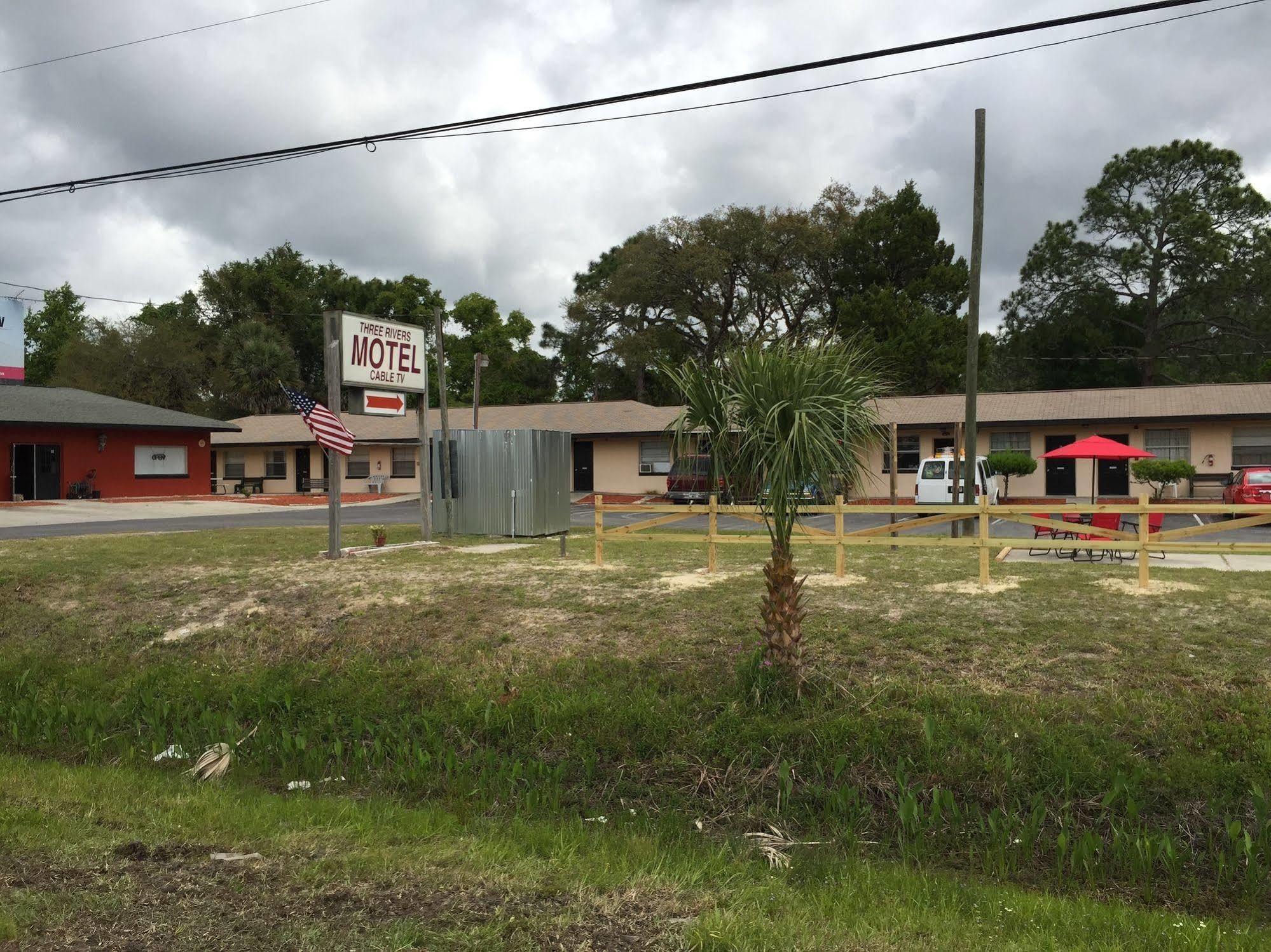 هوموساسا Three Rivers Motel المظهر الخارجي الصورة