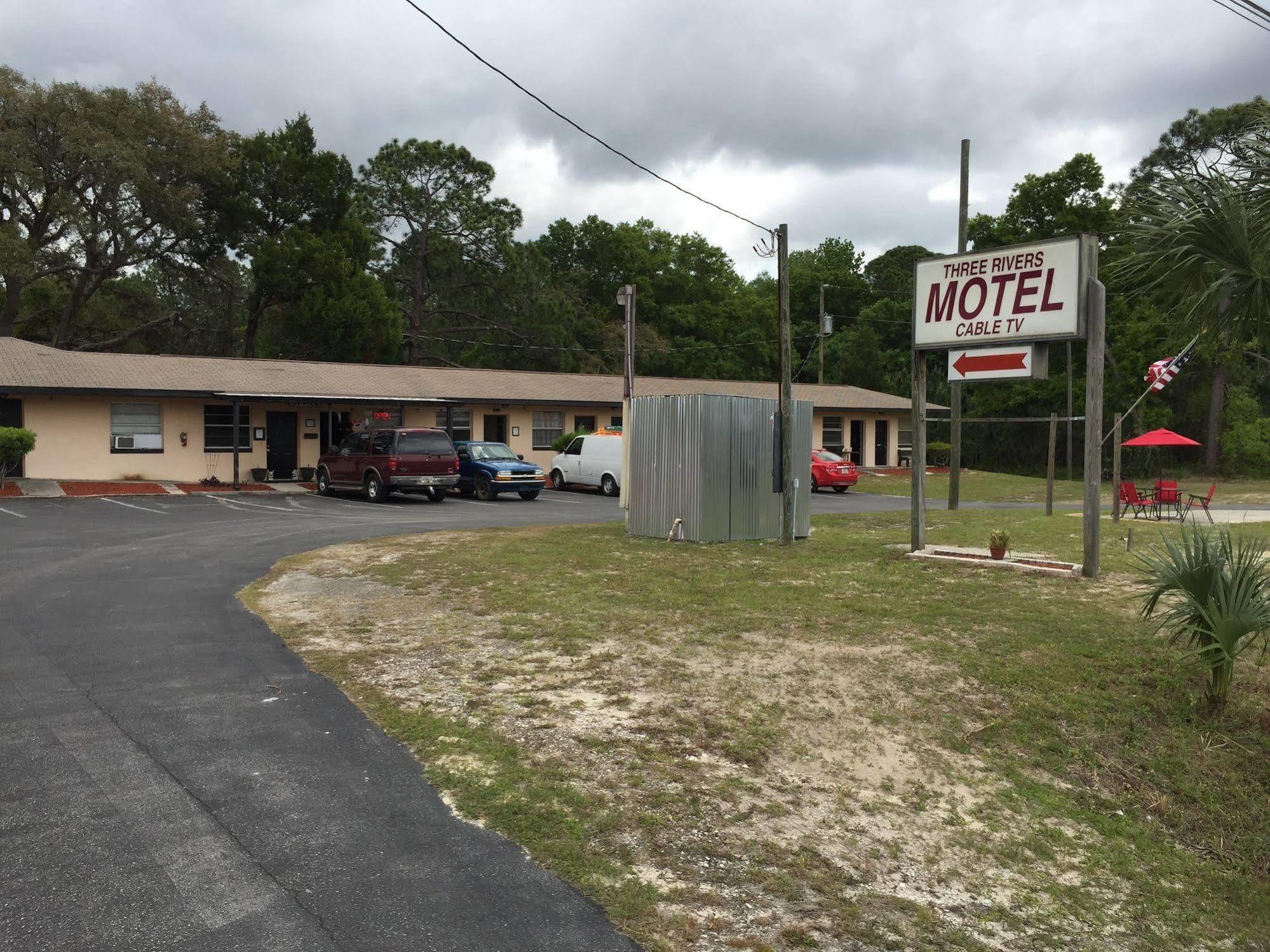 هوموساسا Three Rivers Motel المظهر الخارجي الصورة